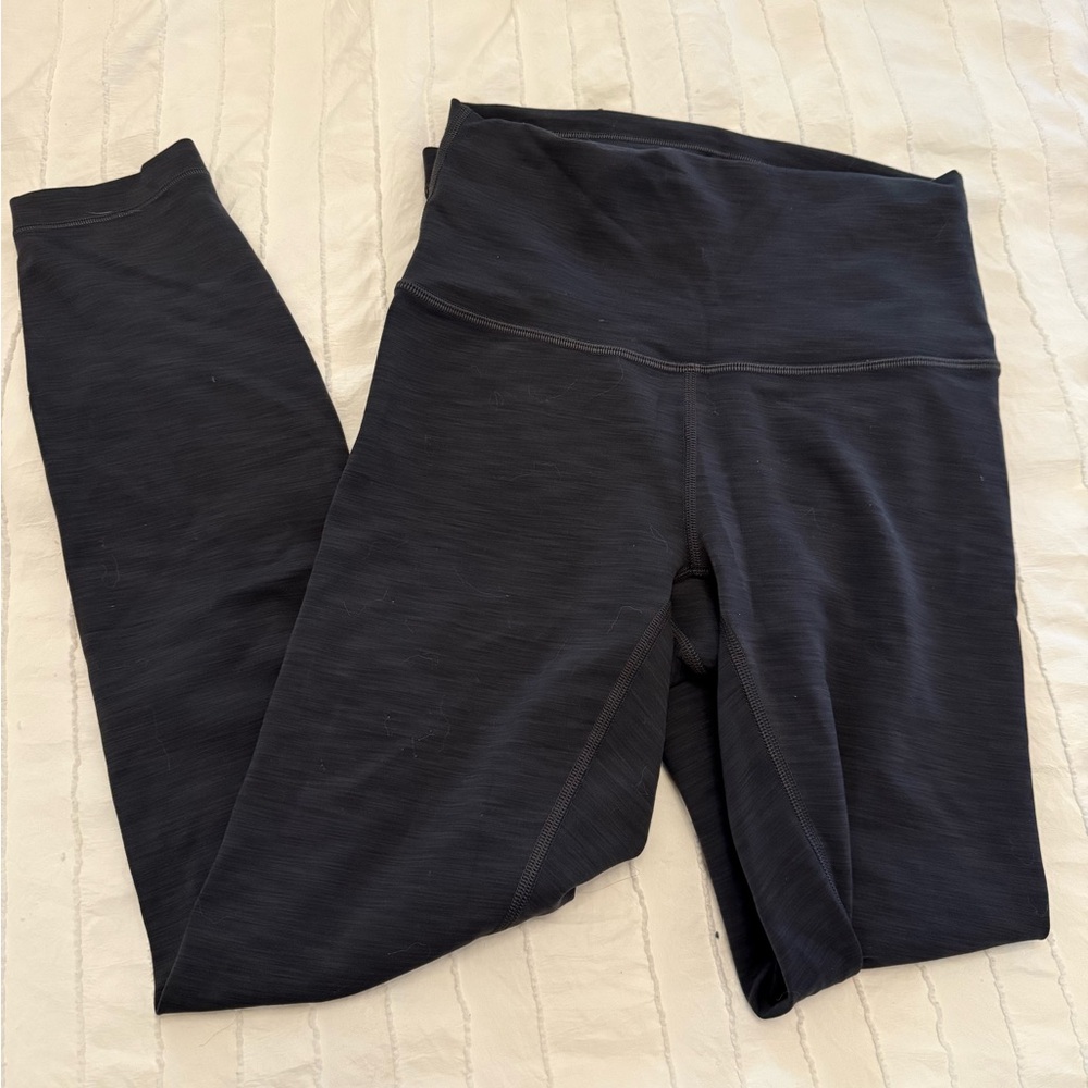 Lululemon leggings 25 inch in: size 4
Worn once